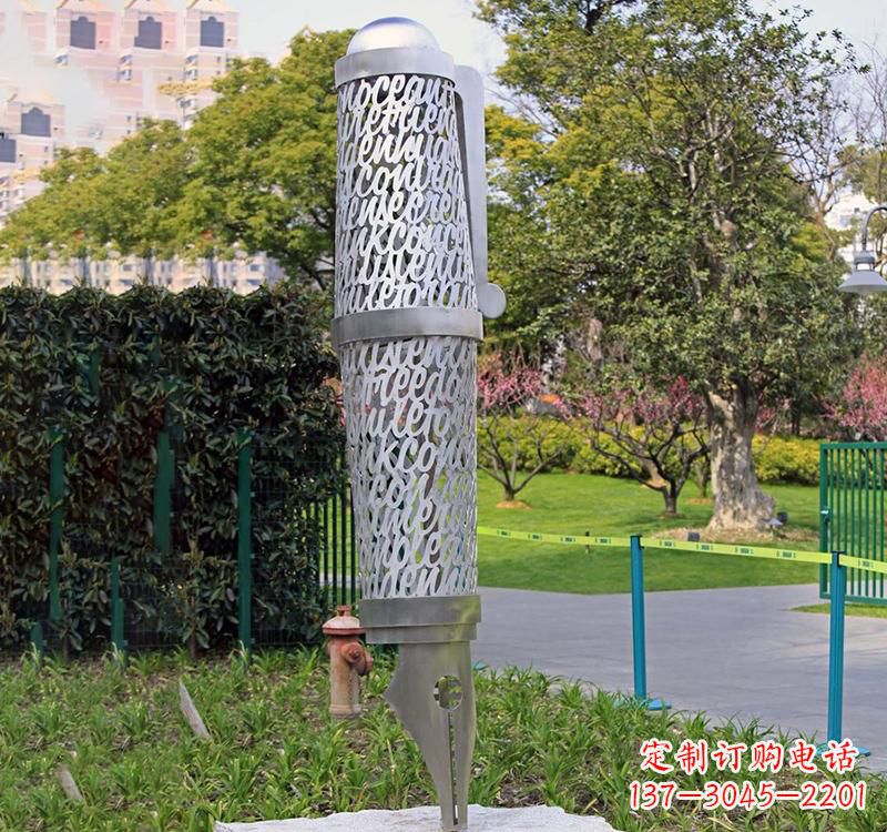 重庆精致不锈钢钢笔雕塑