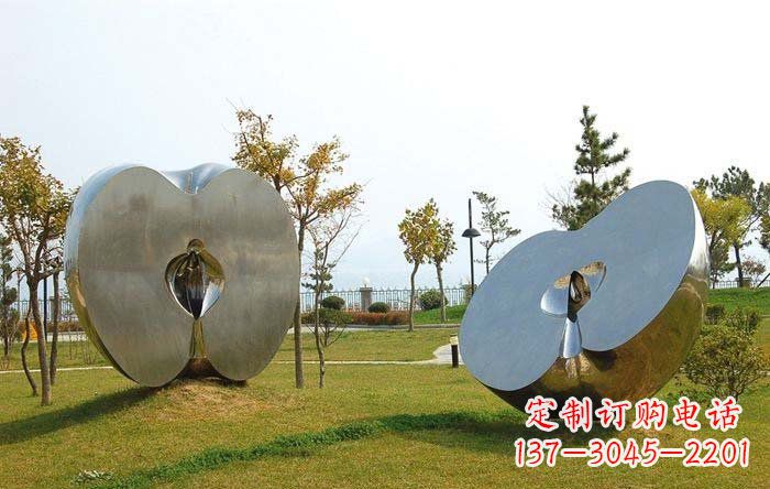 重庆不锈钢公园半块苹果雕塑