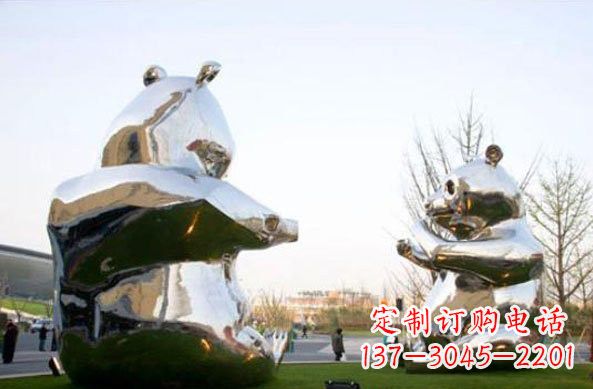 重庆不锈钢熊猫雕塑传递友谊与和平