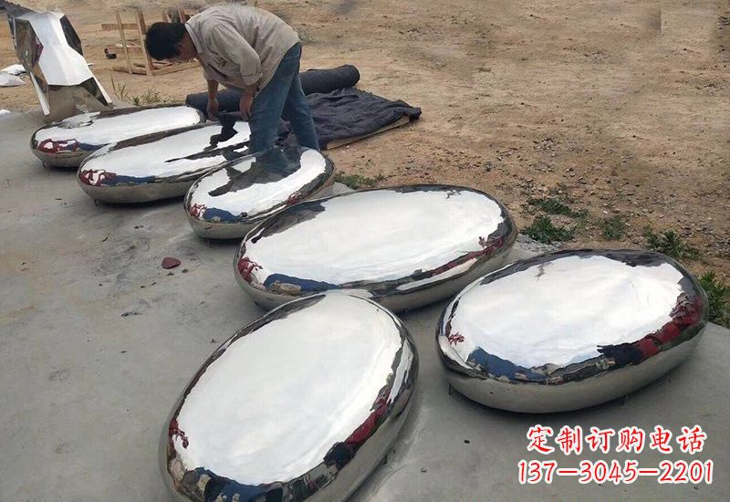 重庆不锈钢鹅卵石雕塑精美外形给人以美的感受