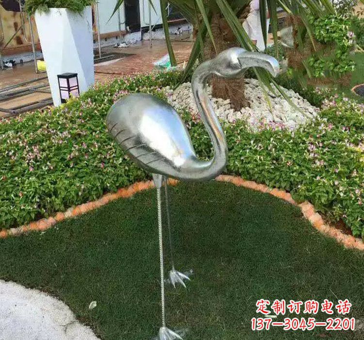 重庆火烈鸟雕塑美丽而又充满力量
