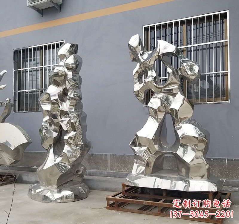 重庆太湖石雕塑精美的艺术品