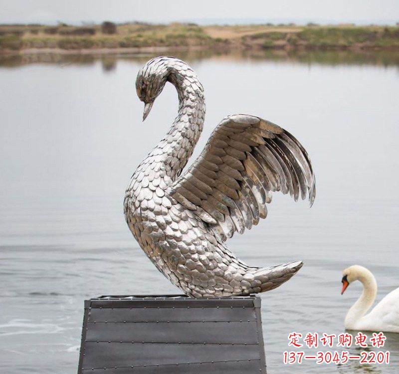 重庆不锈钢雕刻的优雅天鹅