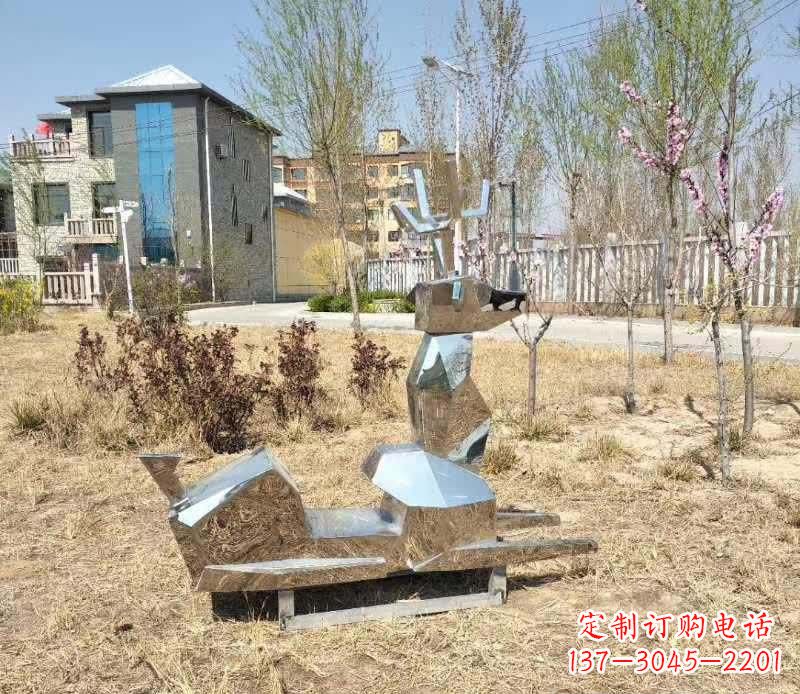 重庆不锈钢公园小鹿雕塑给公园带来温馨气息