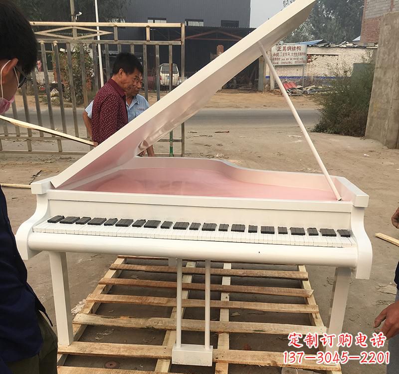 重庆不锈钢钢琴雕塑融合音乐与艺术的完美结合