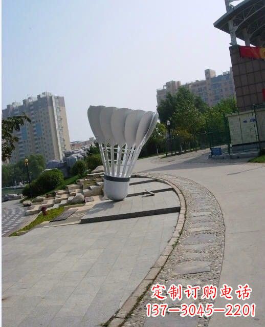 重庆羽毛球雕塑一座展现精神风貌的艺术精品