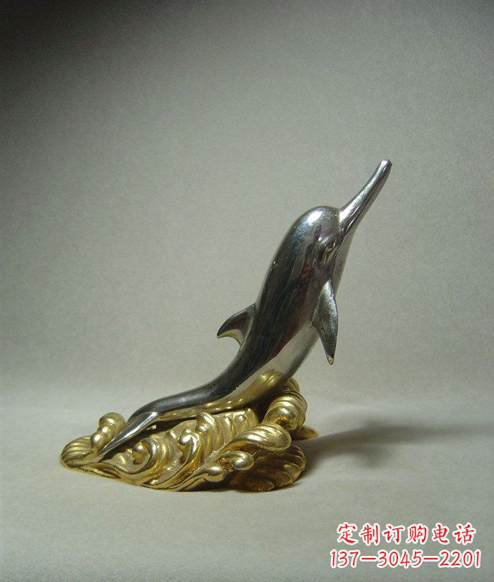 重庆海豚雕塑艺术的海洋之美