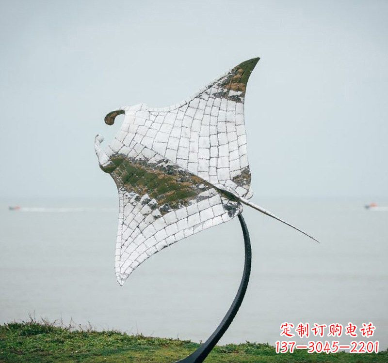 重庆不锈钢海洋动物蝠鲼雕塑艺术与环保的完美结合