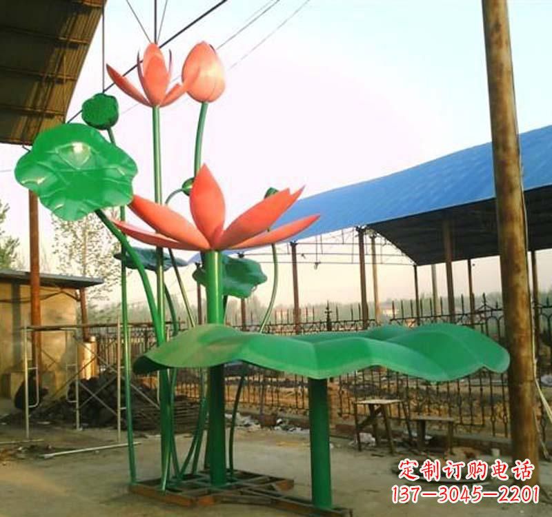 重庆不锈钢荷花雕塑汲取自然之美