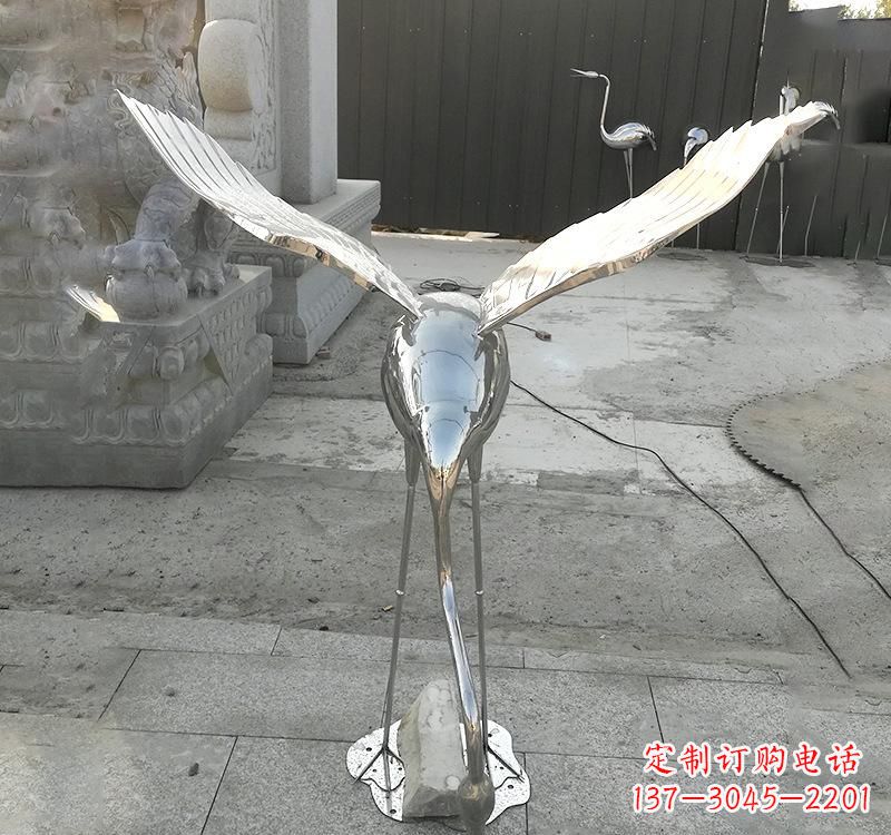 重庆不锈钢仙鹤雕塑美丽与坚固并存