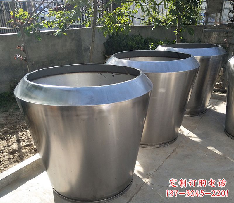 重庆不锈钢花盆雕塑给你的家园增添一份独特的美