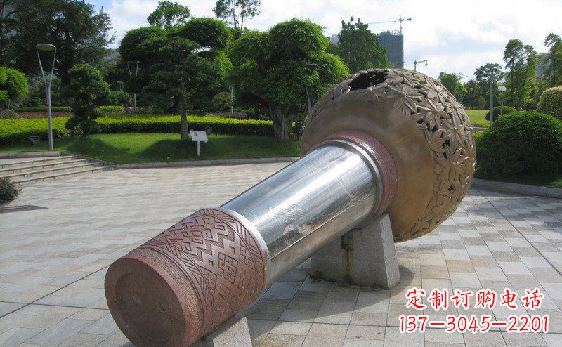重庆“铸就记忆的不锈钢话筒雕塑”