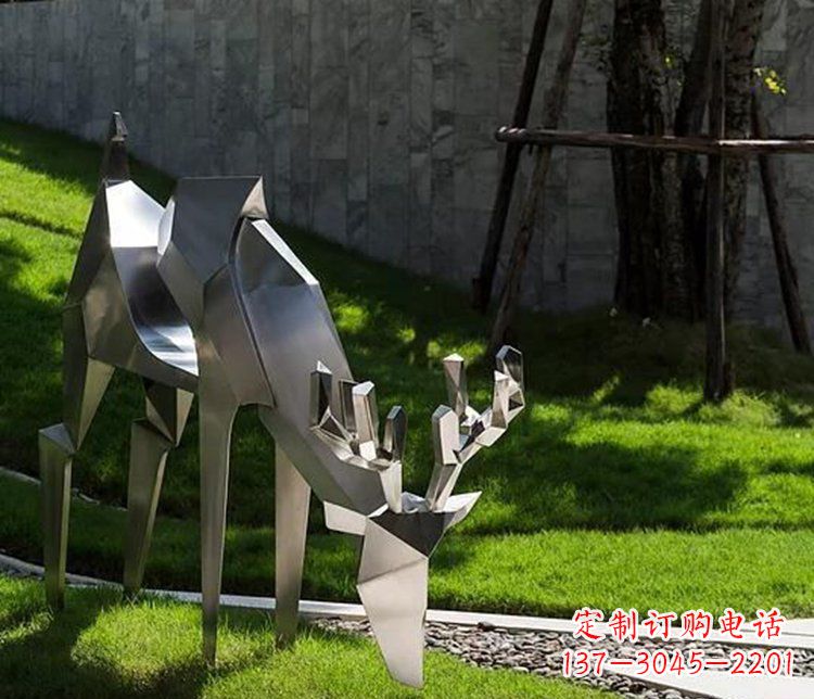 重庆不锈钢几何动物雕塑——点缀鹿公园美景