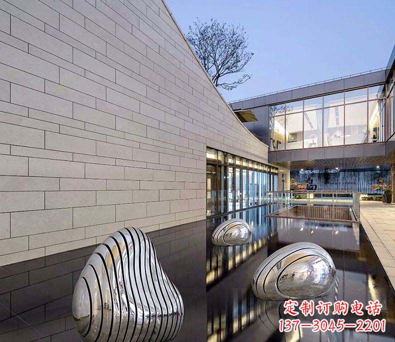 重庆精美不锈钢假山雕塑
