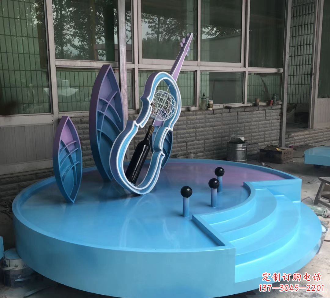 重庆大提琴雕塑精致的艺术瑰宝