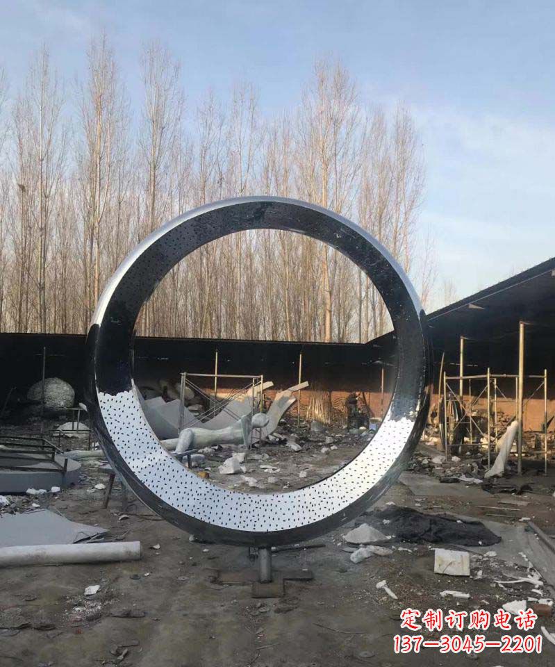重庆不锈钢圆环雕塑抽象美的体现
