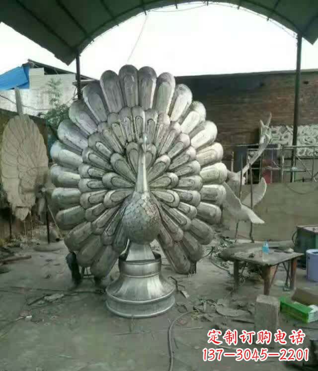 重庆该孔雀雕塑