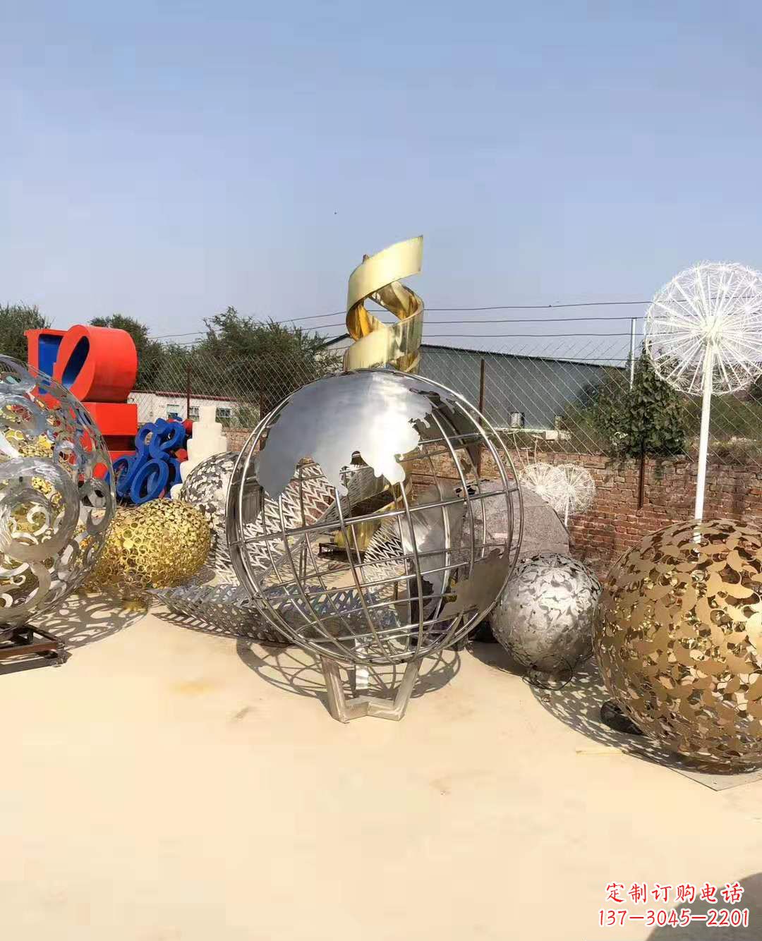 重庆不锈钢镂空地球仪雕塑精美装饰摆件