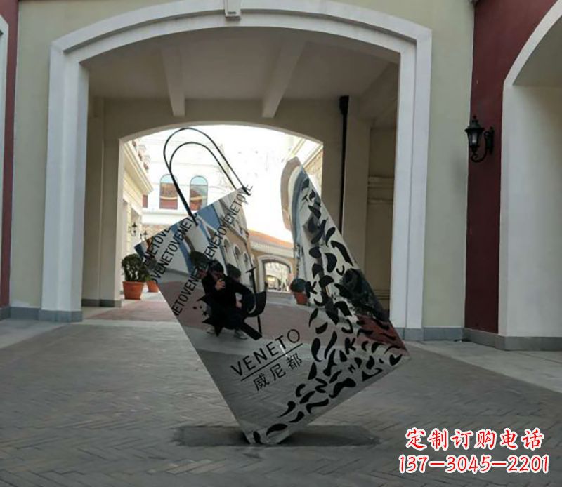 重庆不锈钢镂空购物袋雕塑——艺术精美的装饰品