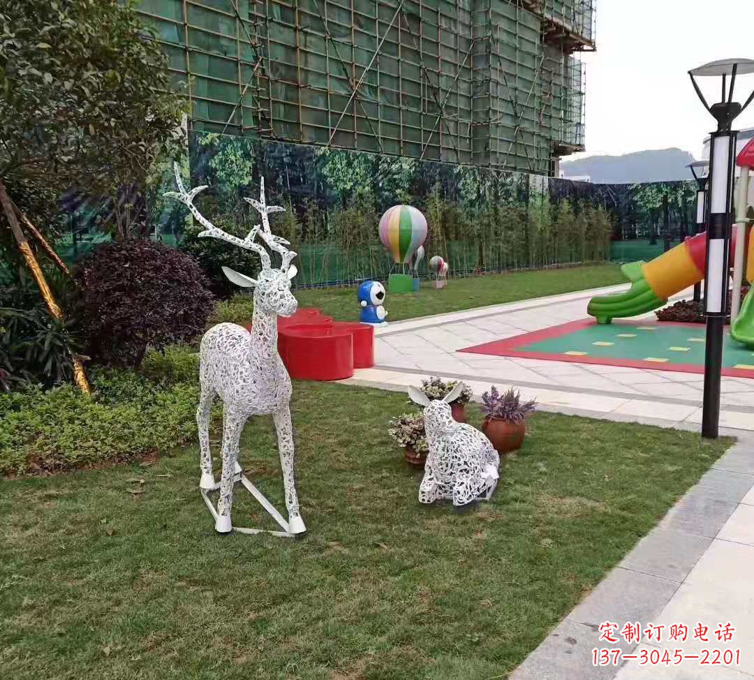 重庆不锈钢梅花鹿雕塑点亮公园景观