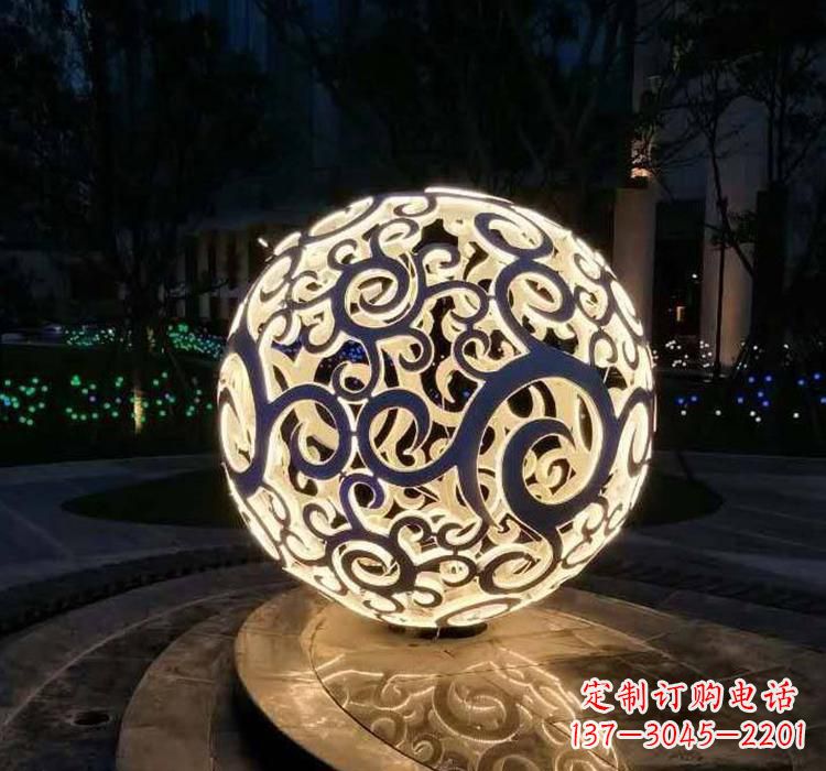 重庆不锈钢镂空球喷泉雕塑艺术性的水景装饰