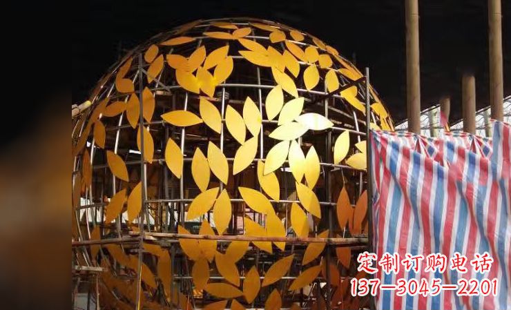 重庆不锈钢镂空树叶雕塑——精美绝伦