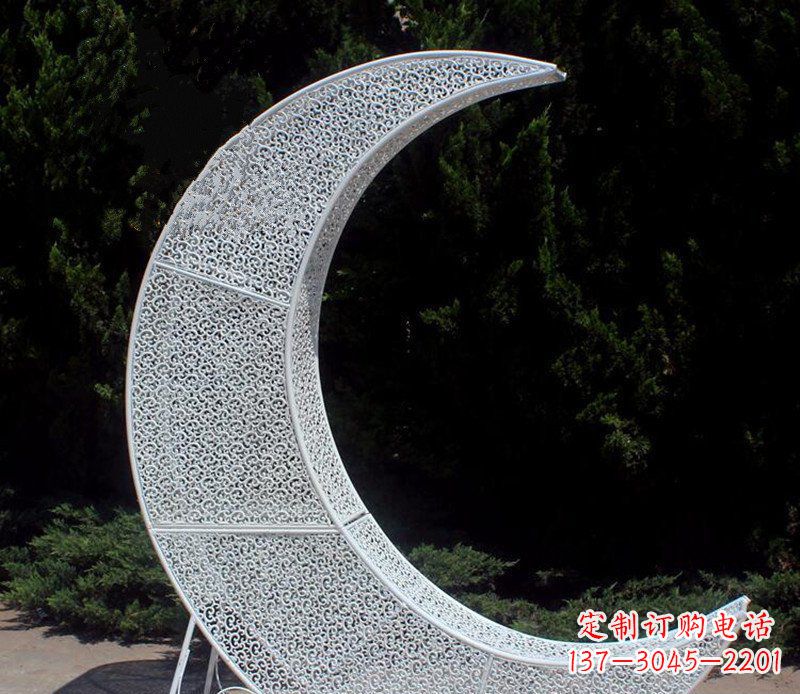 重庆不锈钢镂空月亮公园雕塑浪漫而又神奇