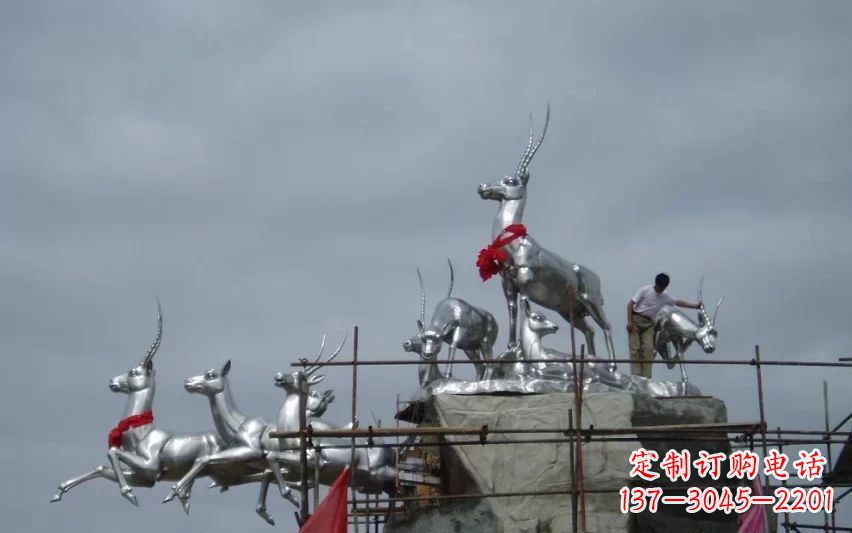重庆不锈钢动物雕塑——美丽宁静的自然之美