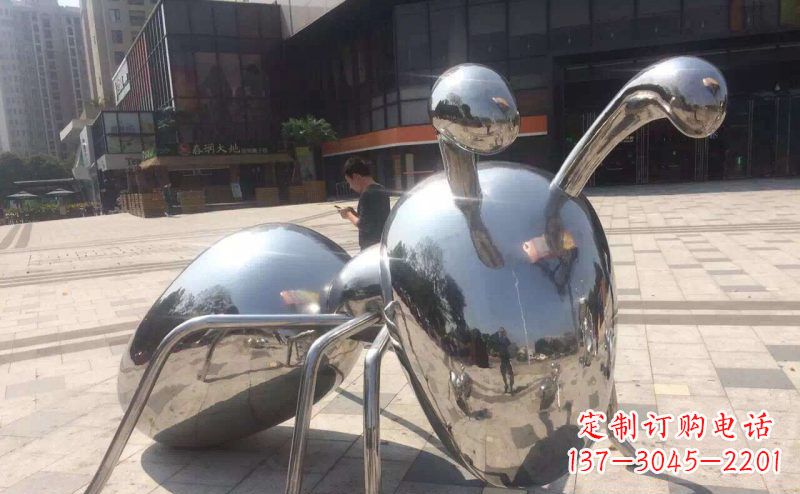 重庆不锈钢蚂蚁雕塑精美而富有讽刺意味