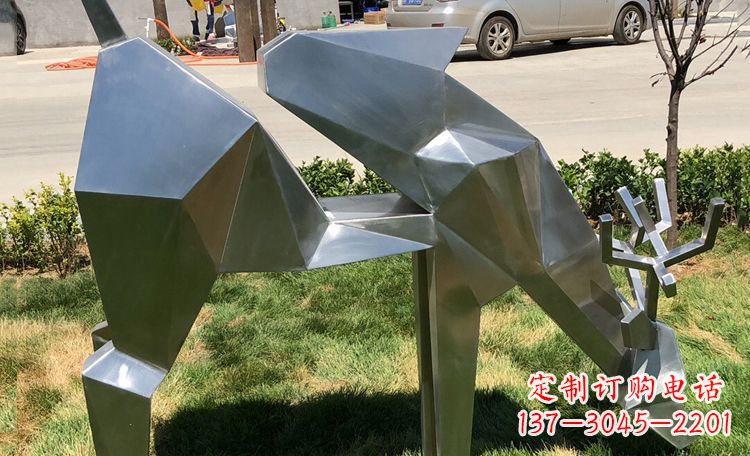 重庆不锈钢梅花鹿雕塑给公园带来美丽风景