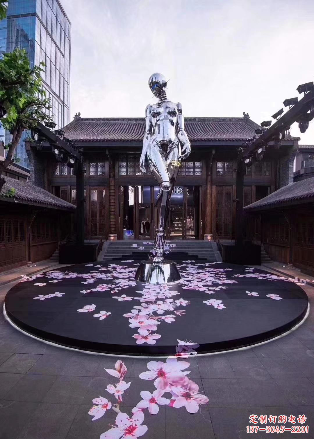 重庆美女雕塑点亮城市之美