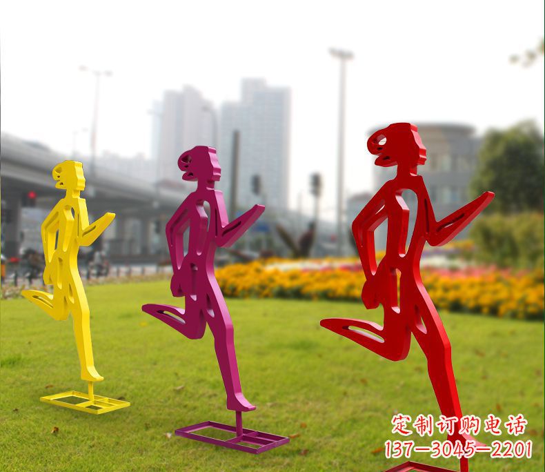 重庆勇敢奔跑的女性雕塑