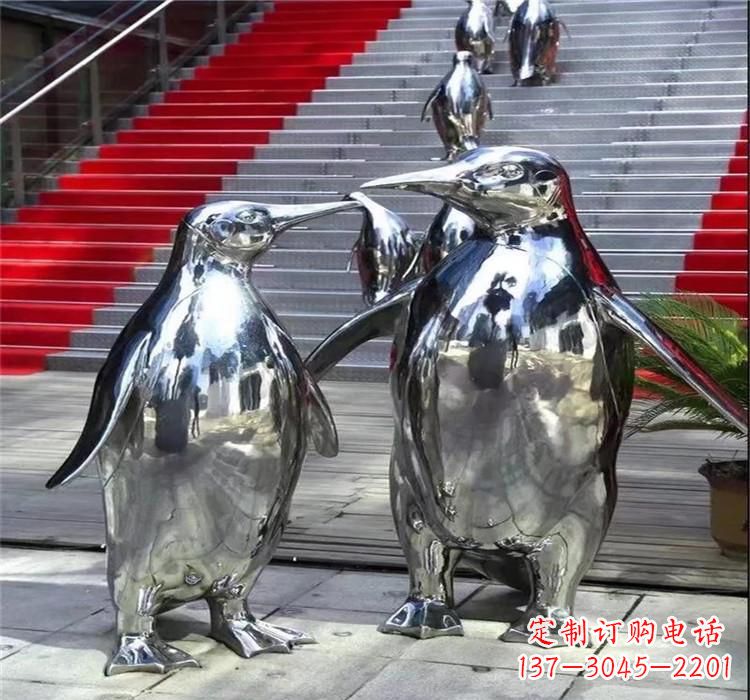 重庆不锈钢企鹅雕塑海洋生物的艺术表现