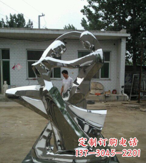 重庆浪漫的不锈钢情侣雕塑