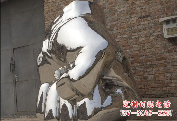 重庆不锈钢拳头雕塑给人以力量的象征