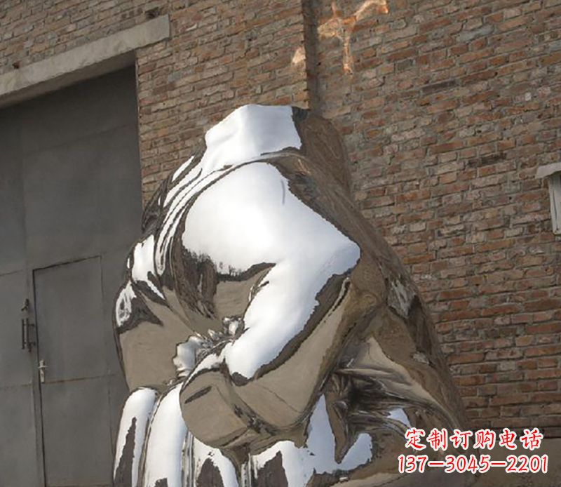 重庆不锈钢拳头雕塑