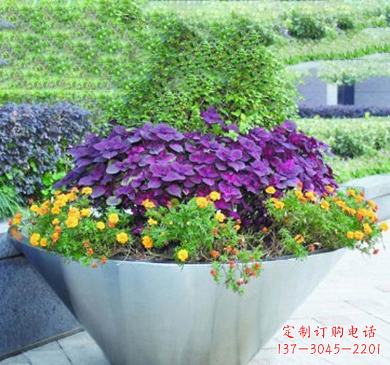 重庆不锈钢花盆雕塑艺术之美