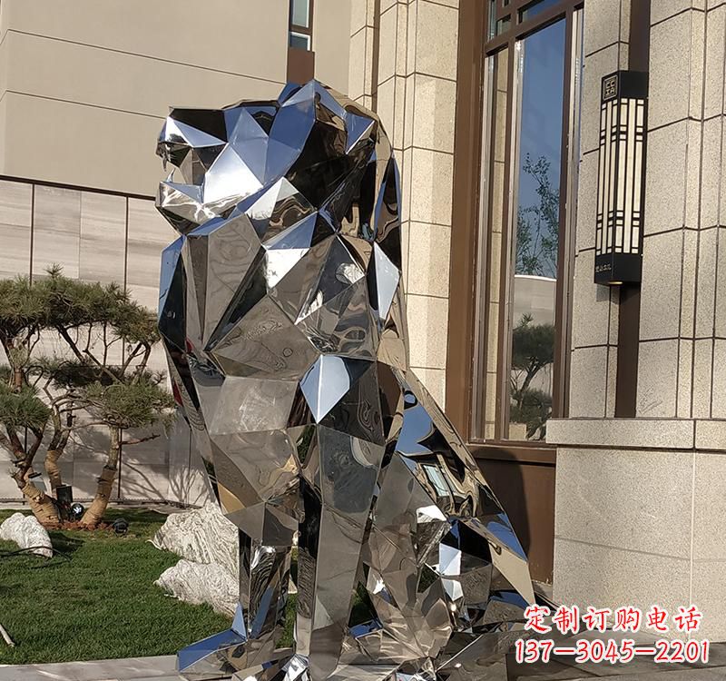 重庆不锈钢狮子雕塑精美而又富有艺术感
