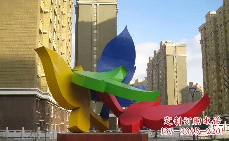 重庆不锈钢树叶景观雕塑美丽而精致