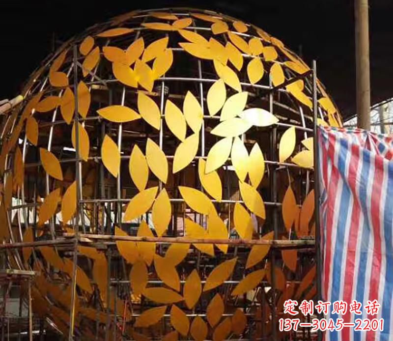 重庆不锈钢树叶镂空球景观雕塑
