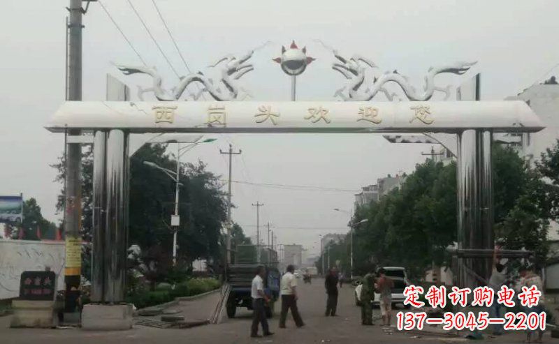重庆不锈钢双龙戏珠牌坊传承文化的雕塑之美