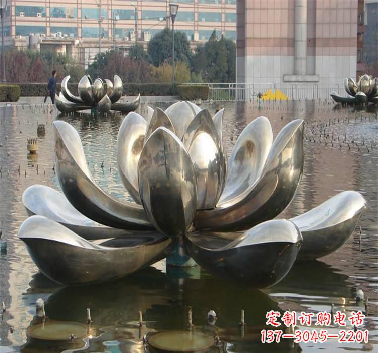 重庆不锈钢水景荷花雕塑质朴之美