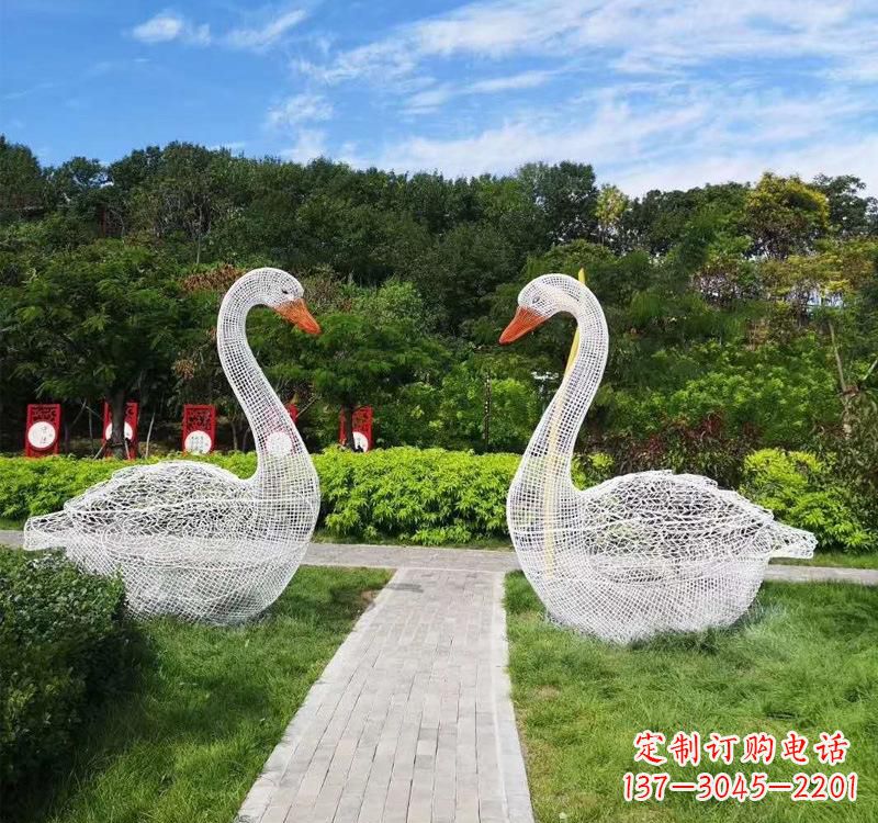 重庆不锈钢天鹅雕塑——象征着爱与和平