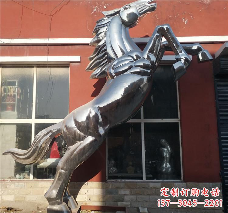 重庆不锈钢跳跃马雕塑