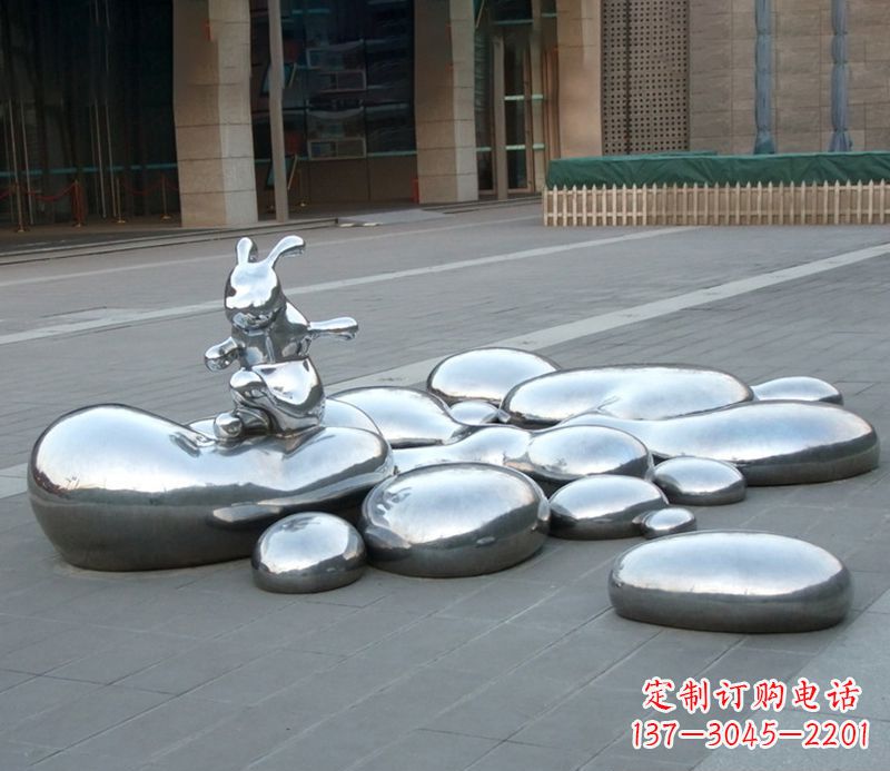 重庆不锈钢兔子雕塑饱含艺术美感的艺术品