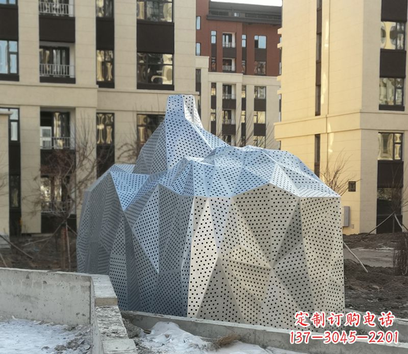 重庆不锈钢小区假山雕塑雕塑点缀小区美景