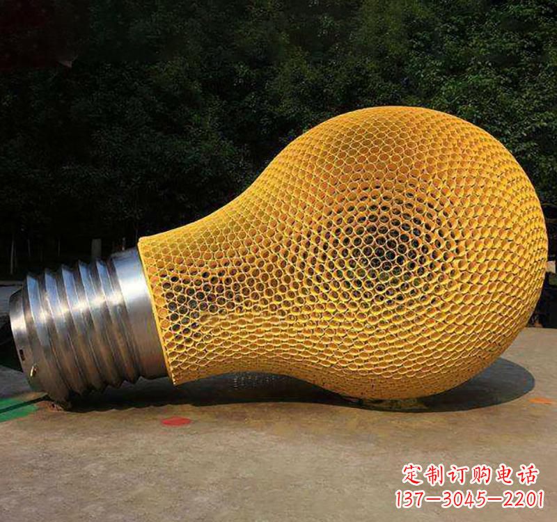 重庆不锈钢灯泡雕塑点亮小区景观