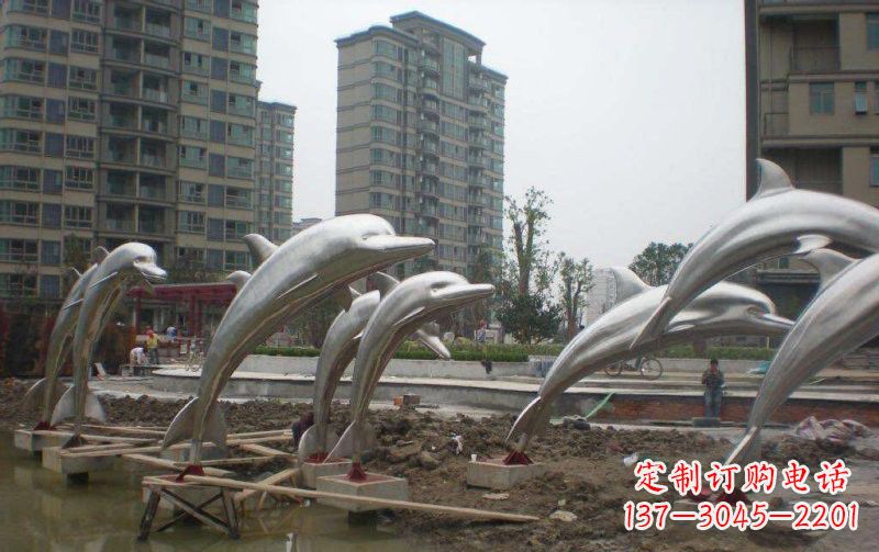 重庆海豚雕塑——欣赏不锈钢小区的精美绝伦