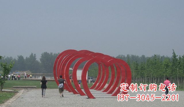 重庆不锈钢心形拱门雕塑美丽而神圣