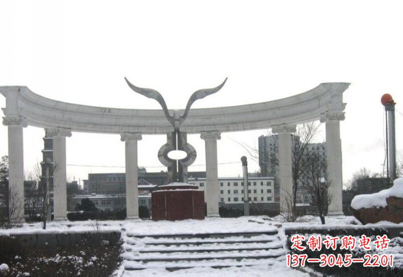 重庆雄鹰展翅——一件精美的不锈钢雕塑